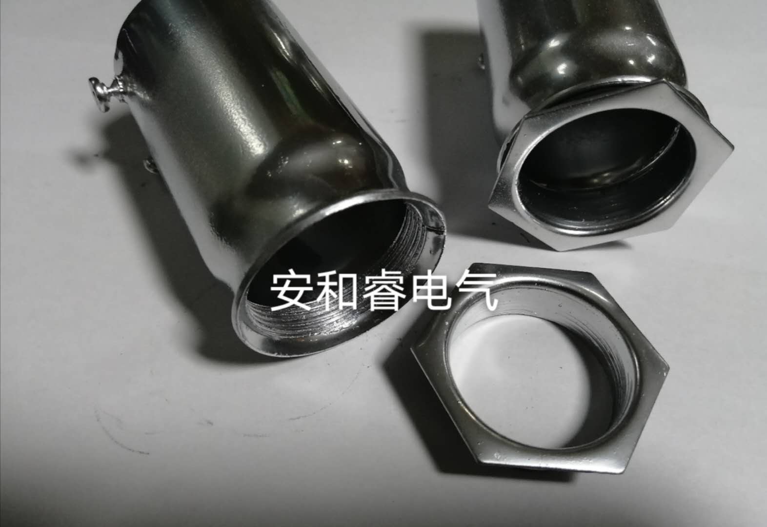 電管專(zhuān)用管件：內(nèi)絲盒接/直接/彎頭廠(chǎng)家批發(fā)！